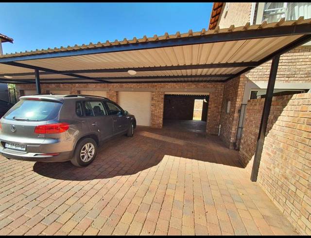 2 BEDROOM TOWNHOUSE FOR SALE IN MONTANA